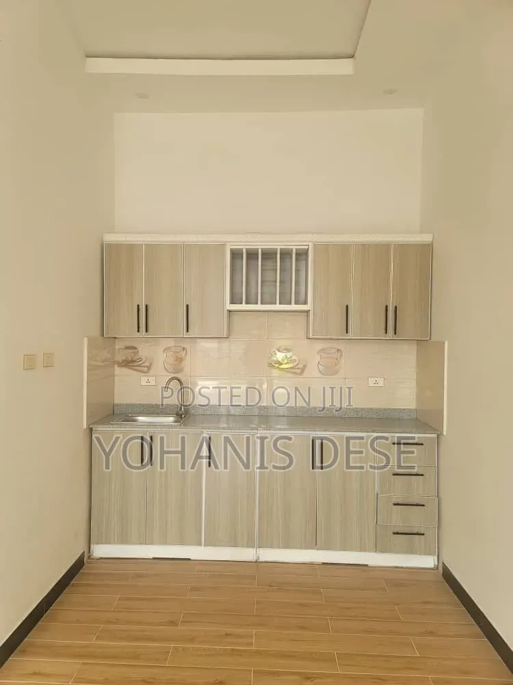 Furnished 5bdrm Villa in Bole for sale