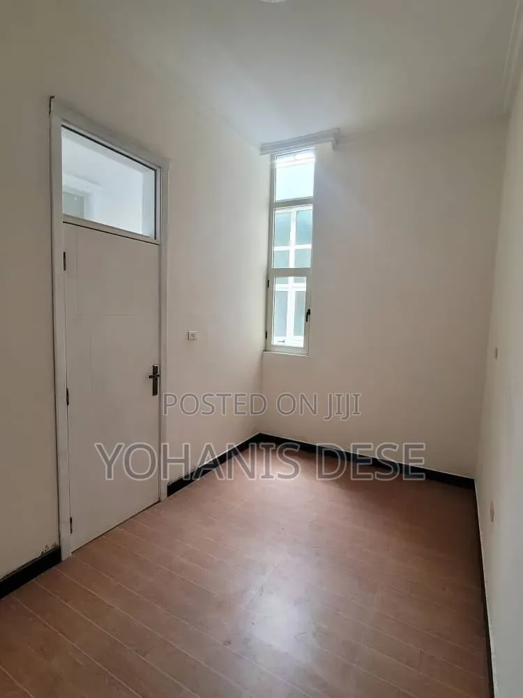 Furnished 5bdrm Villa in Bole for sale