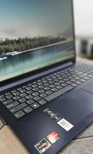 New Laptop Lenovo IdeaPad Y550 8GB AMD Ryzen 5 SSHD (Hybrid) 512GB