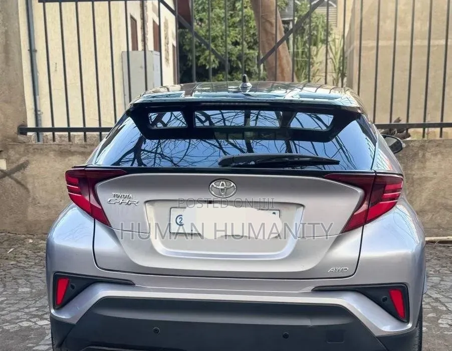 Toyota C-HR 2021 Silver