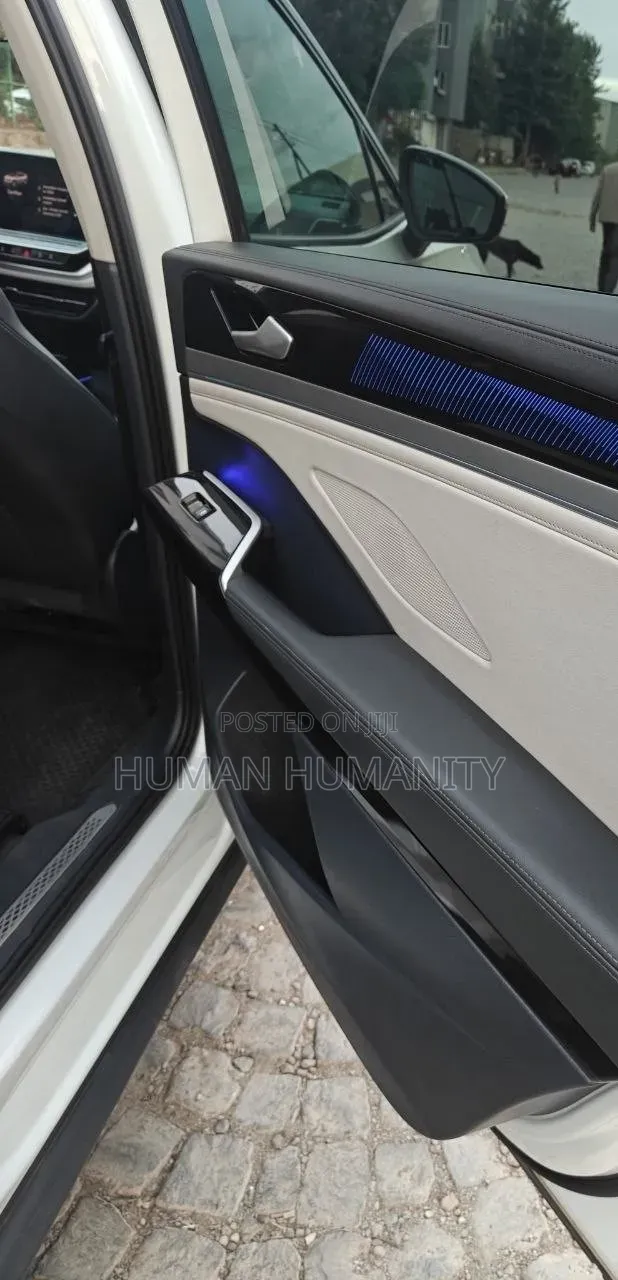 Volkswagen ID.6 2022 White
