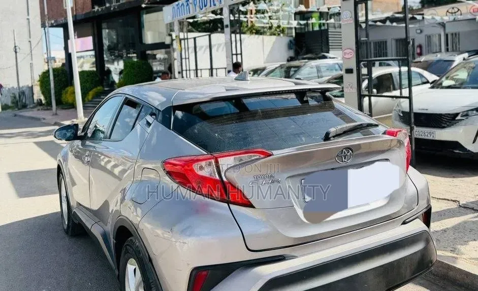 Toyota C-HR 2017 Silver