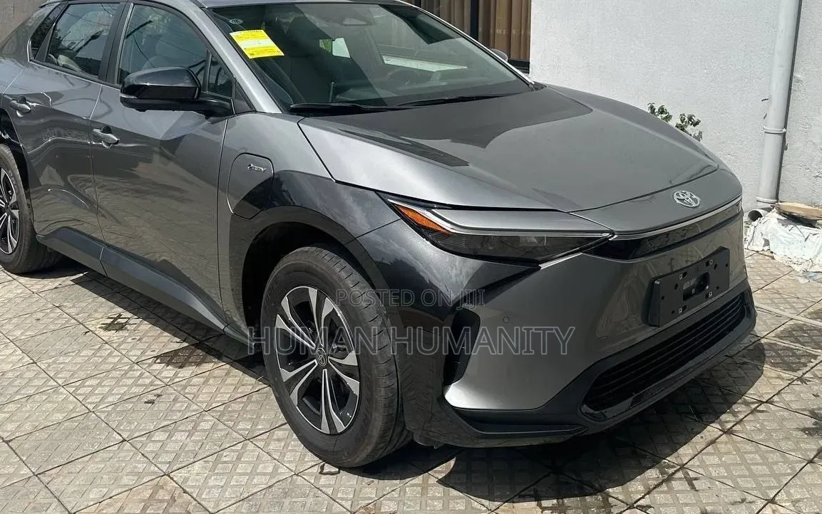 Toyota bZ4X 2025 Gray