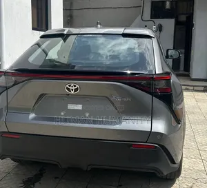Toyota bZ4X 2025 Gray