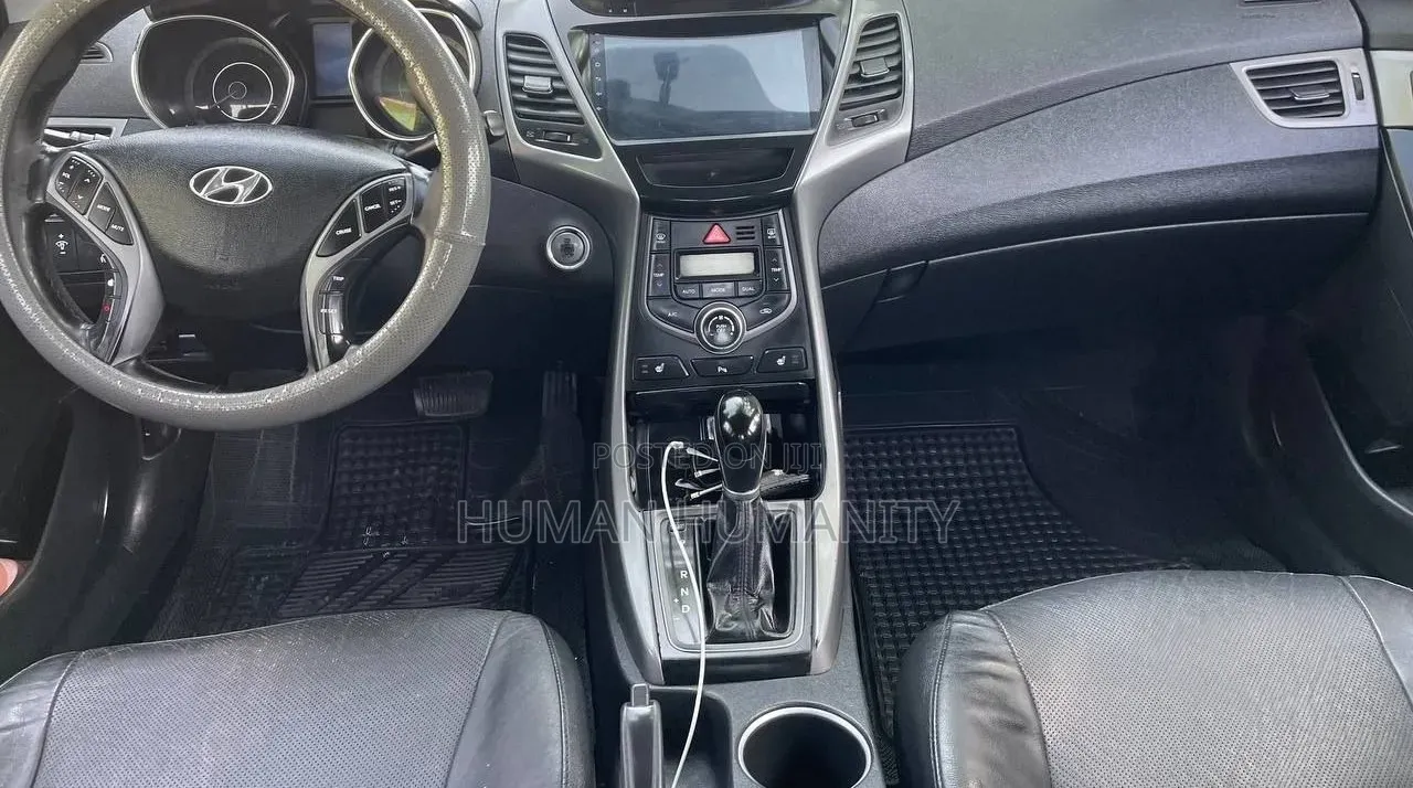 Hyundai Avante 2015 Silver