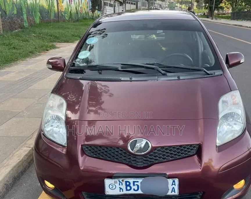 Toyota Yaris 2010 Burgundy
