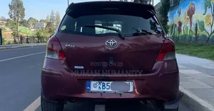 Toyota Yaris 2010 Burgundy