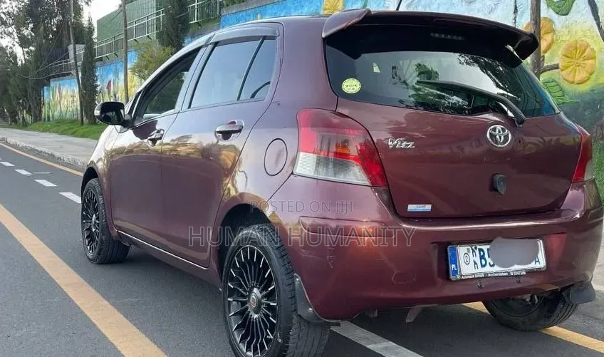 Toyota Yaris 2010 Burgundy