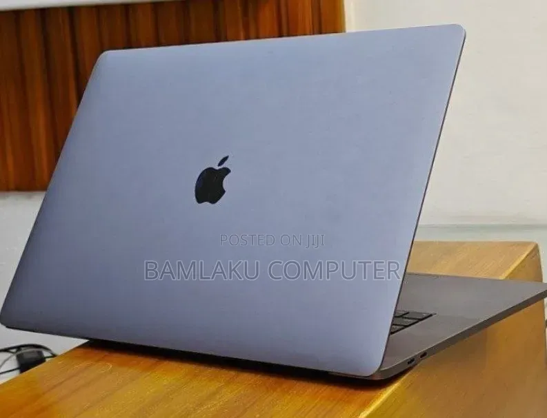 New Laptop Apple MacBook Pro 2018 32GB Intel Core i9 SSD 2T