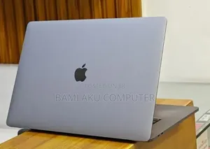 New Laptop Apple MacBook Pro 2018 32GB Intel Core i9 SSD 2T