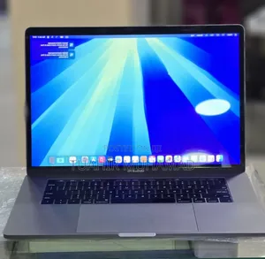 New Laptop Apple MacBook Pro 2018 16GB Intel Core i7 SSD 512GB