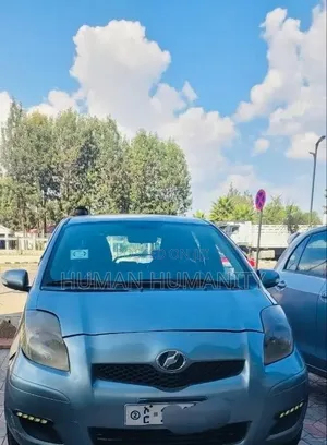 Toyota Yaris 2010 Silver