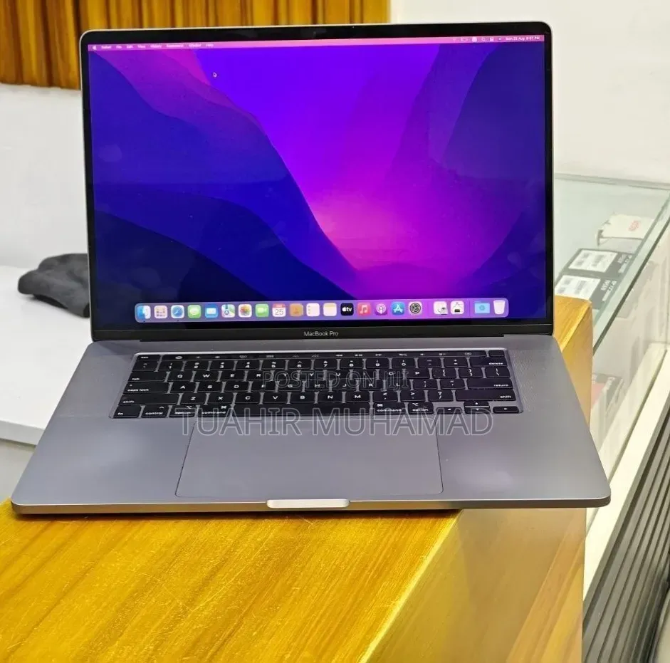 New Laptop Apple MacBook Pro 32GB Intel Core i9 SSD 2T