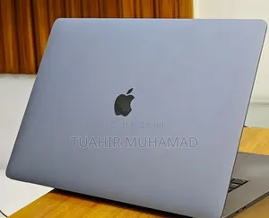 New Laptop Apple MacBook Pro 2019 16GB Intel Core i7 SSD 512GB