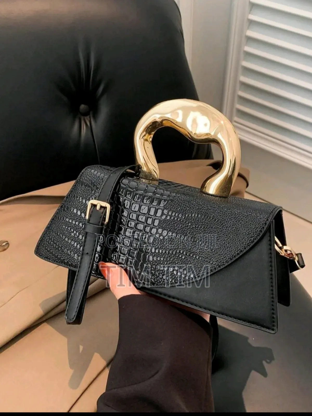 Black Crocodile Flap Handbag,Elegant for Casual, Work,Occasion
