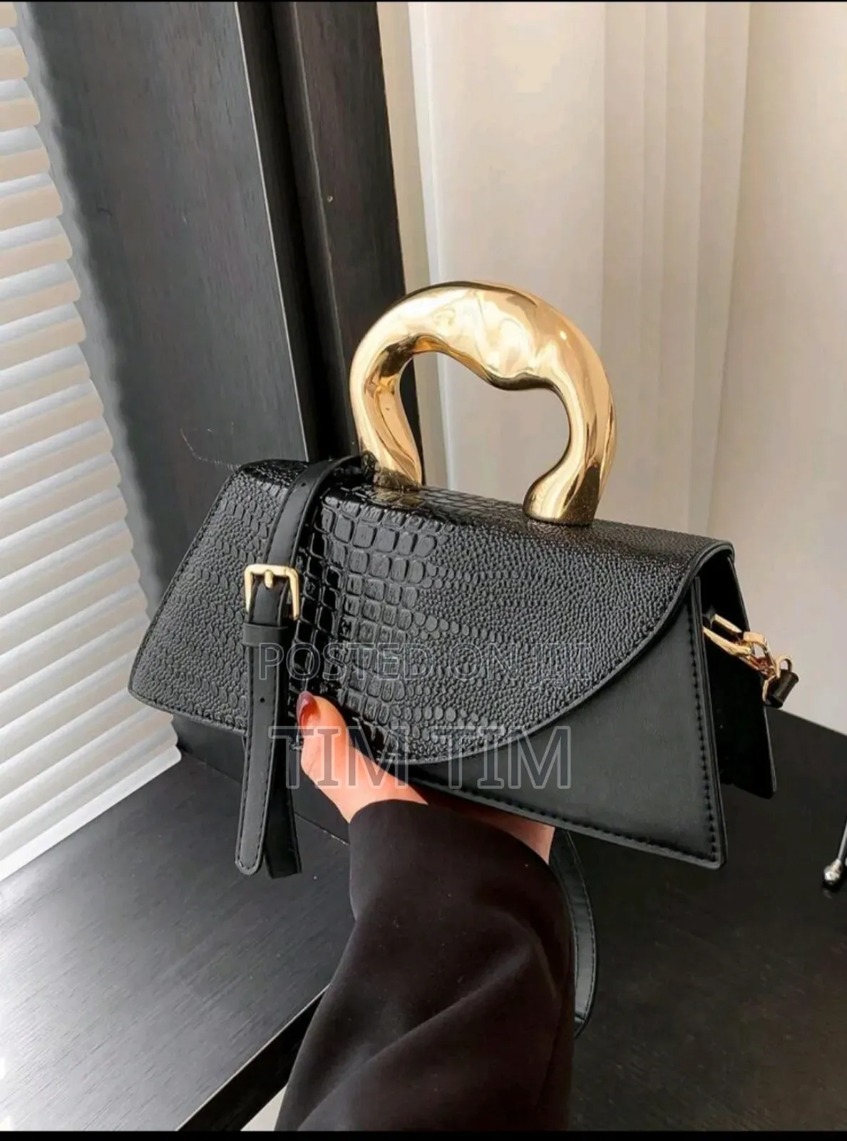 Black Crocodile Flap Handbag,Elegant for Casual, Work,Occasion