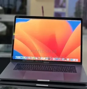 New Laptop Apple MacBook Pro 2017 16GB Intel Core i7 SSD 512GB