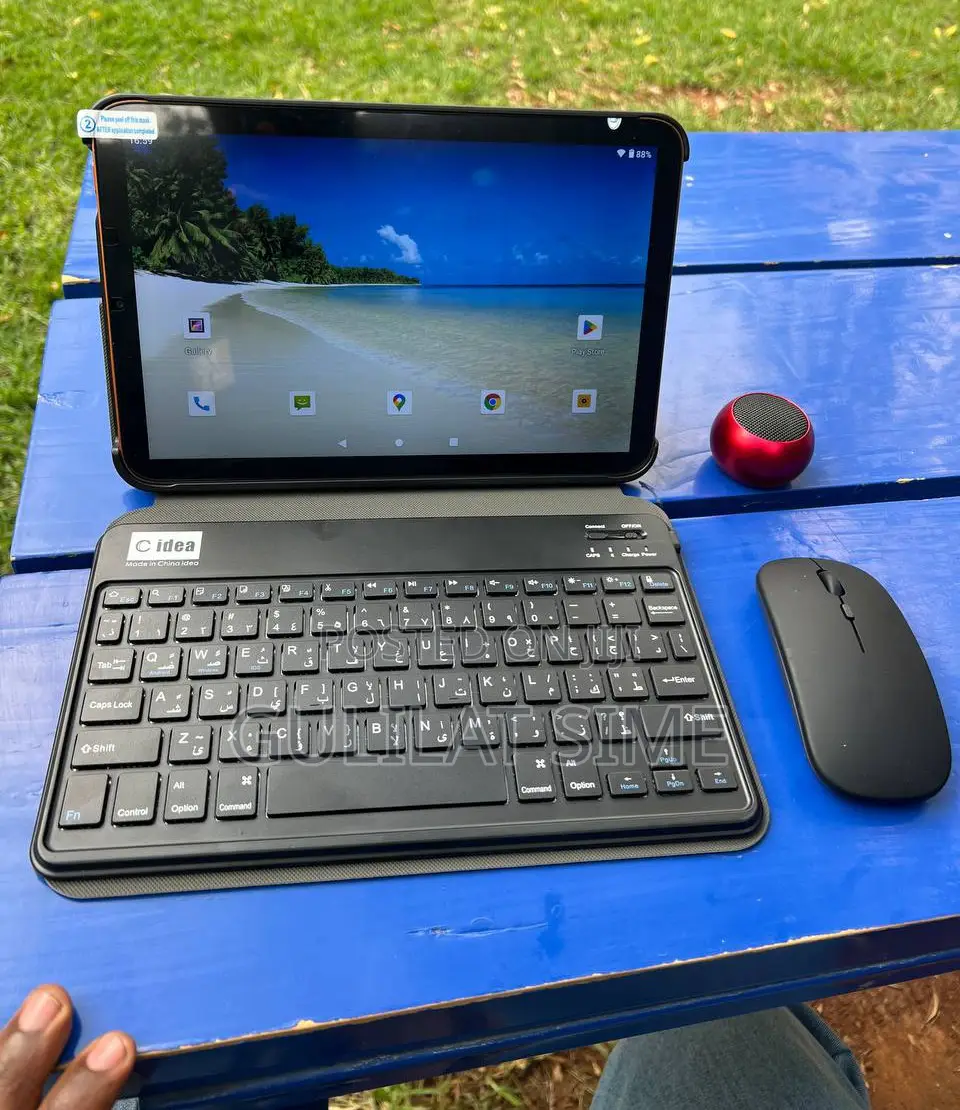 New Laptop 8GB HDD 512GB