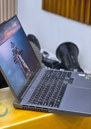New Laptop Lenovo Legion 5 16GB AMD Ryzen 7 SSD 1T