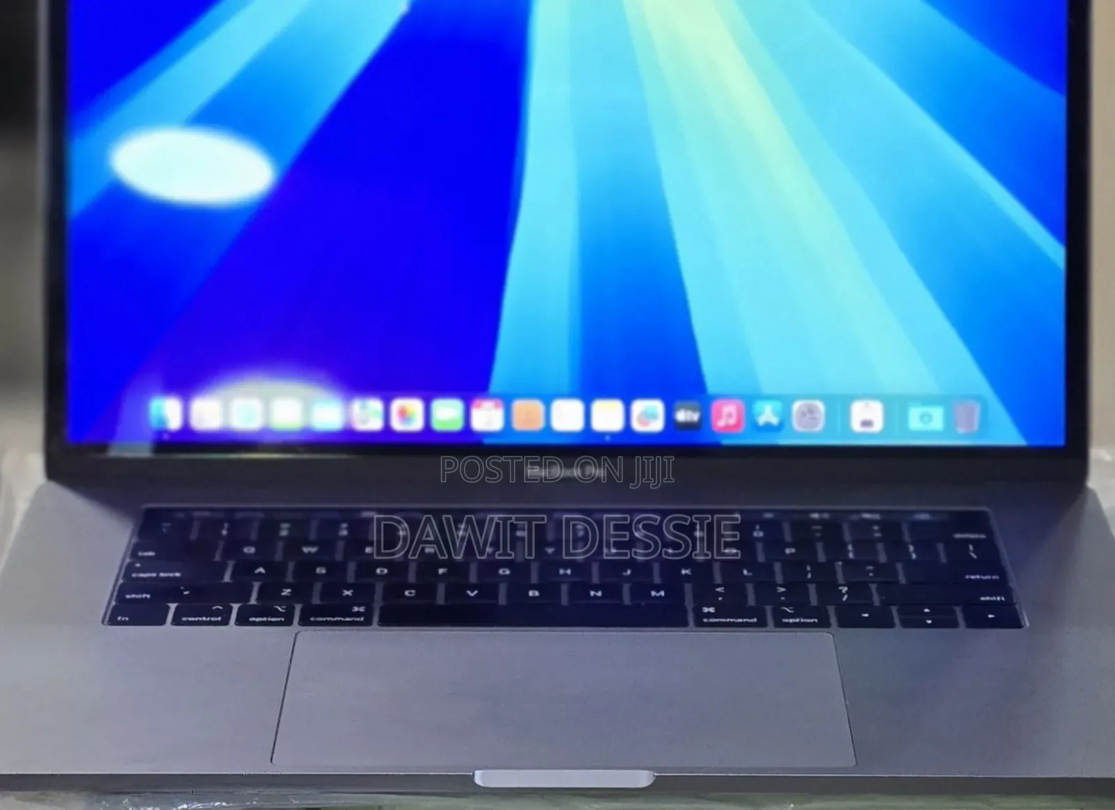 New Laptop Apple MacBook Pro 2018 16GB Intel Core i7 SSD 512GB