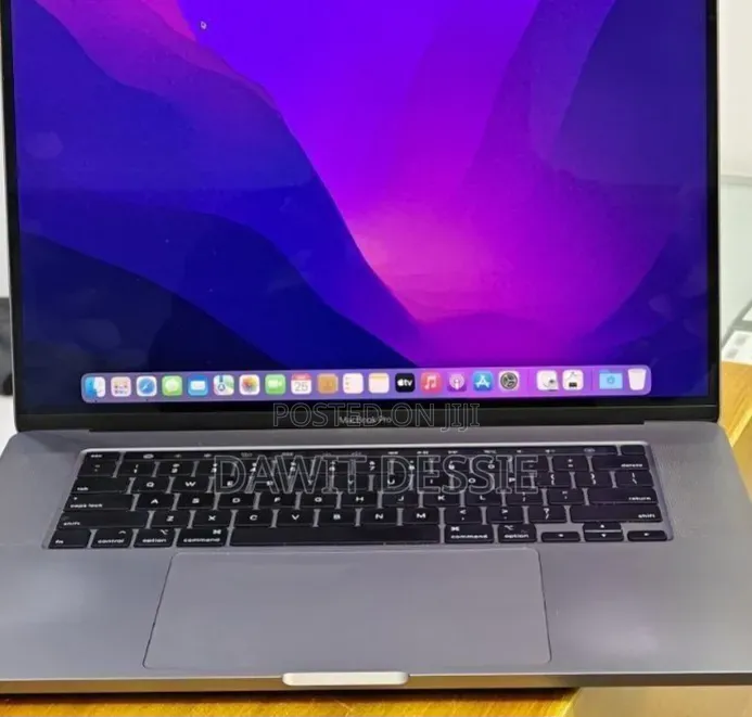 New Laptop Apple MacBook Pro 2018 32GB Intel Core i9 SSD 2T