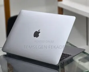 New Laptop Apple MacBook Air 2020 M1 8GB Apple M1 SSD 256GB