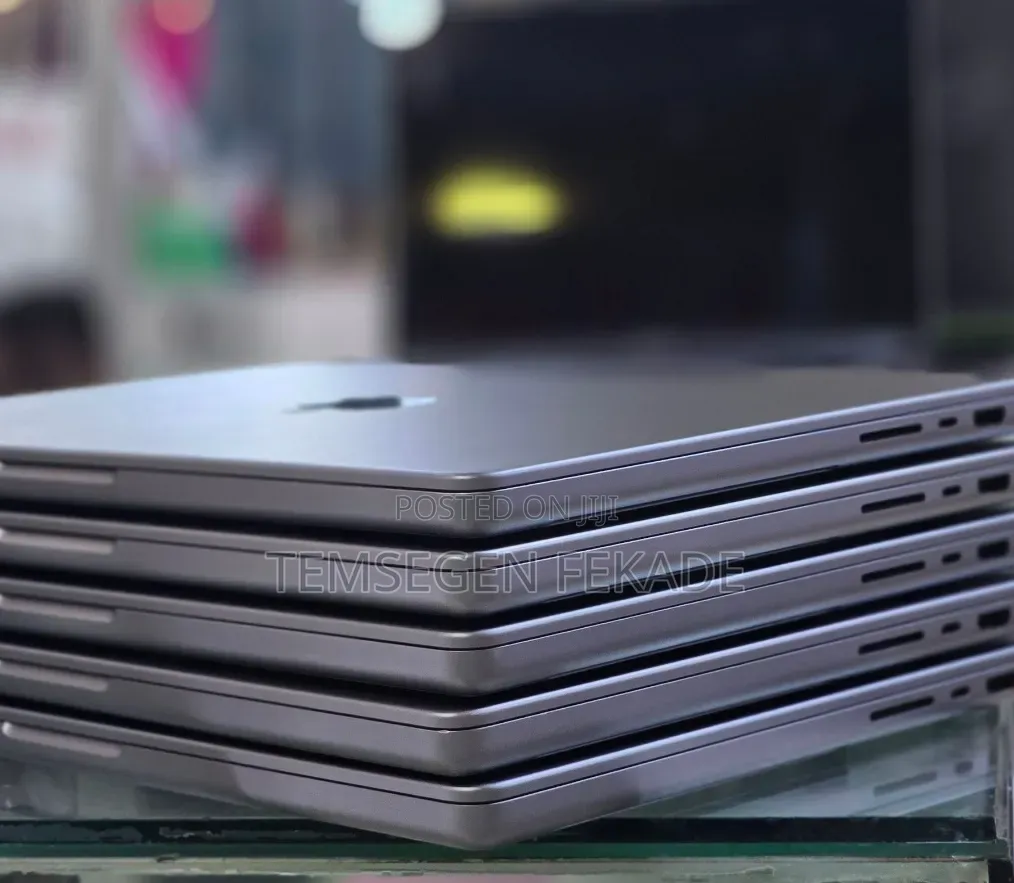 New Laptop Apple MacBook Pro M1 32GB Apple M1 Pro SSD 512GB