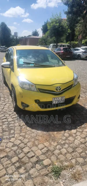 Toyota Yaris 2012 Yellow