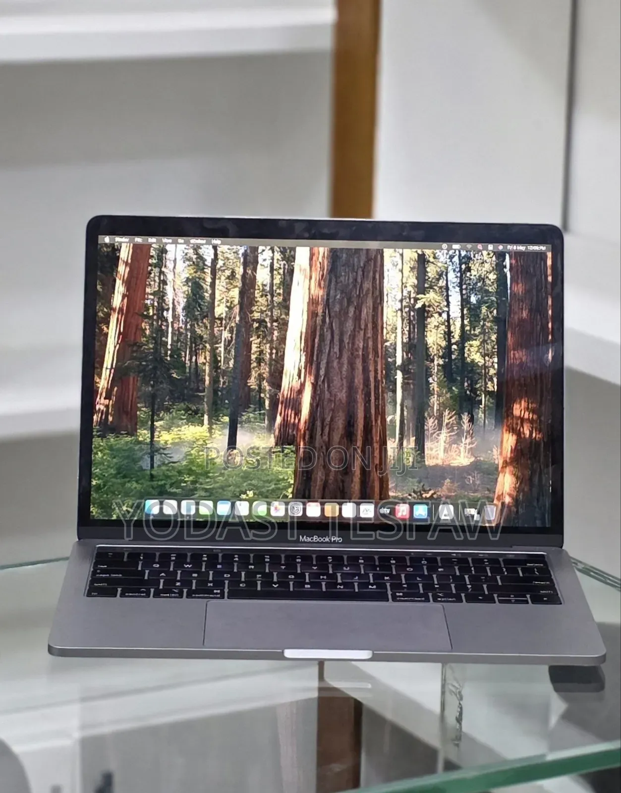 New Laptop Apple MacBook 2019 16GB Intel Core i7 SSD 256GB