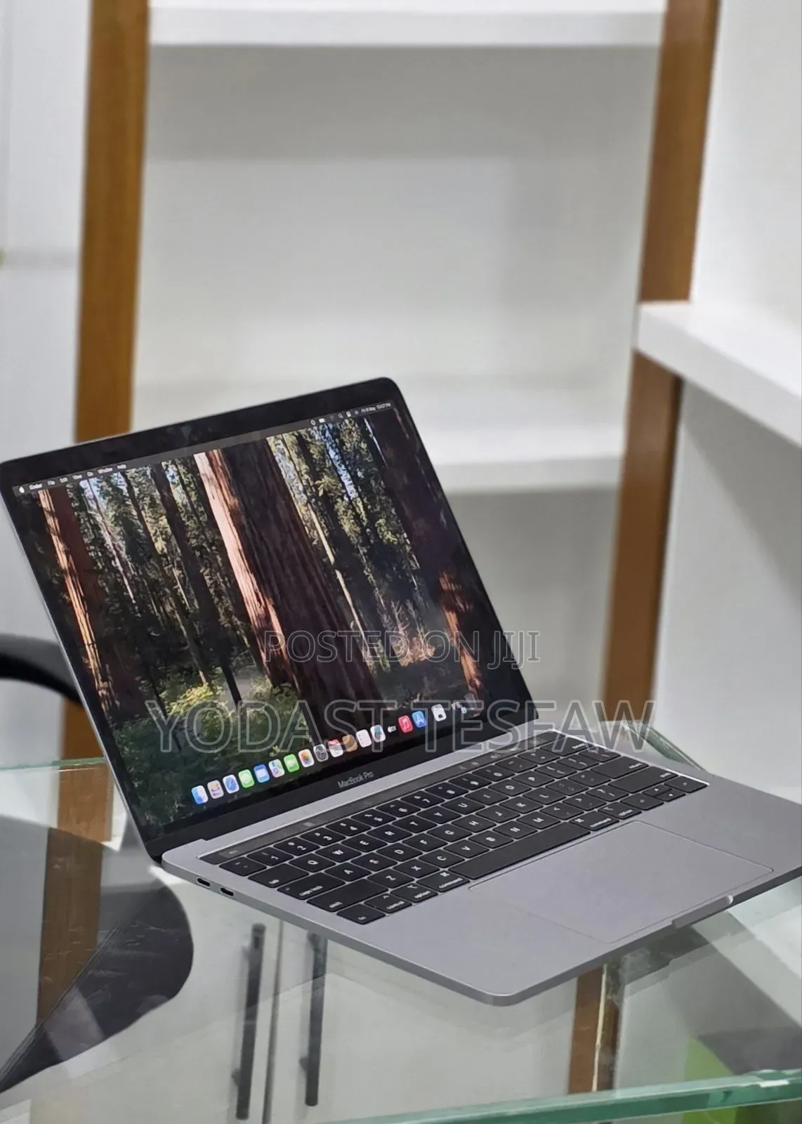 New Laptop Apple MacBook 2019 16GB Intel Core i7 SSD 256GB