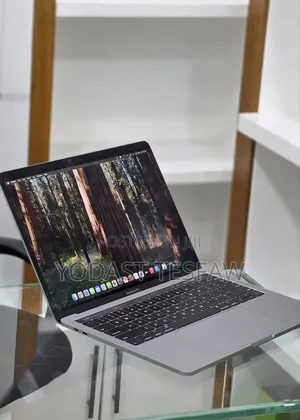 New Laptop Apple MacBook 2019 16GB Intel Core i7 SSD 256GB