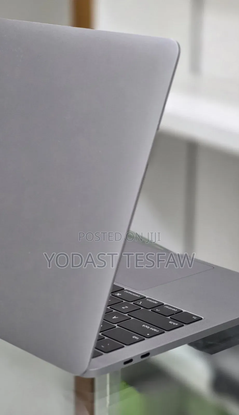 New Laptop Apple MacBook 2019 16GB Intel Core i7 SSD 256GB