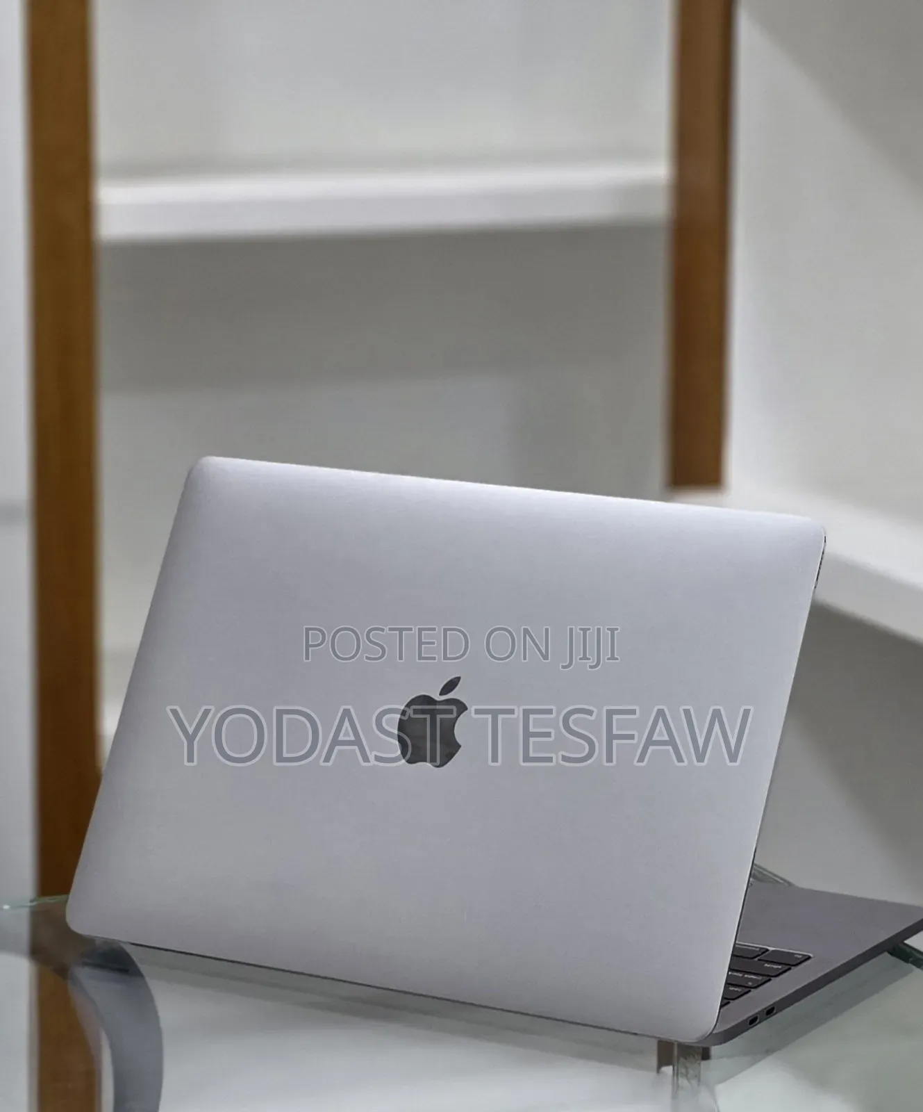 New Laptop Apple MacBook 2019 16GB Intel Core i7 SSD 256GB
