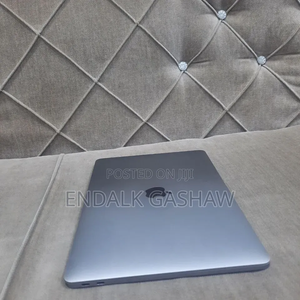 New Laptop Apple MacBook Pro 2017 16GB Intel Core i5 SSD 512GB