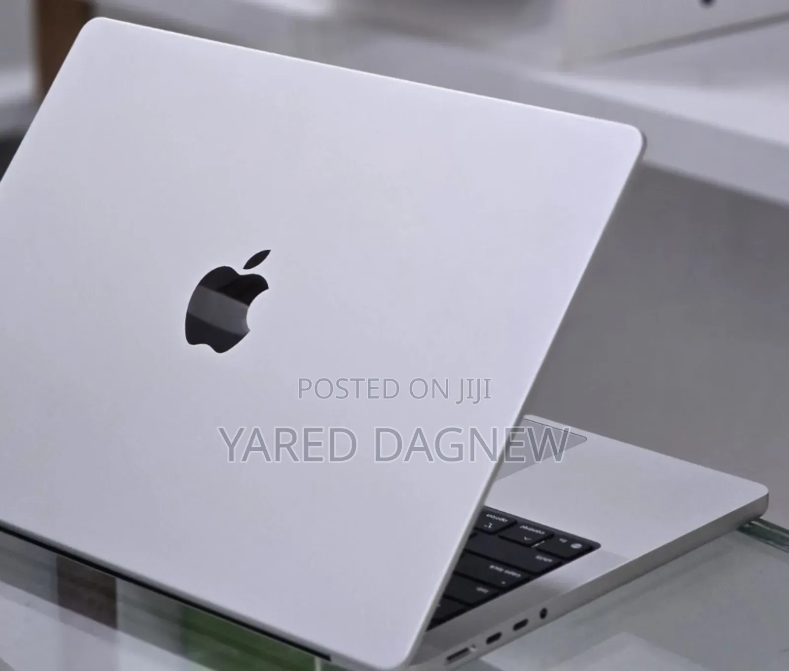 New Apple MacBook Pro 2025 M5 14-inch 16GB Apple M5 Pro SSD 512GB