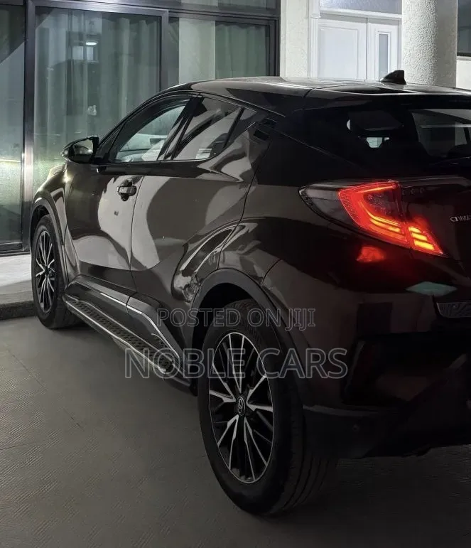 Toyota C-HR 2017 Brown