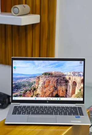 New Laptop HP EliteBook 840 G8 16GB Intel Core i5 SSD 512GB