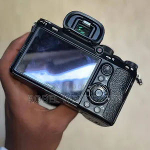 Sony A7 LLL With 28-70mm Kit Lens .