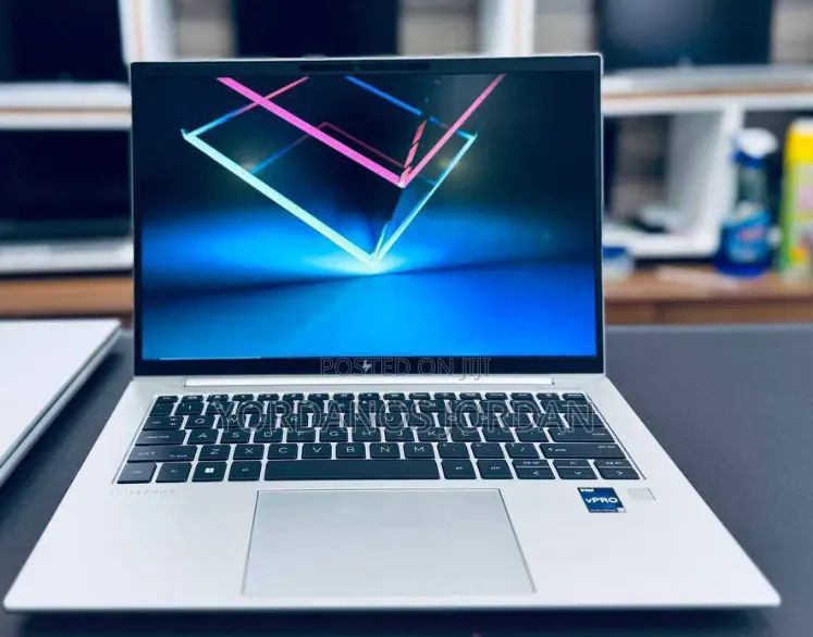 New Laptop HP EliteBook 840 G10 16GB Intel Core i7 SSD 512GB