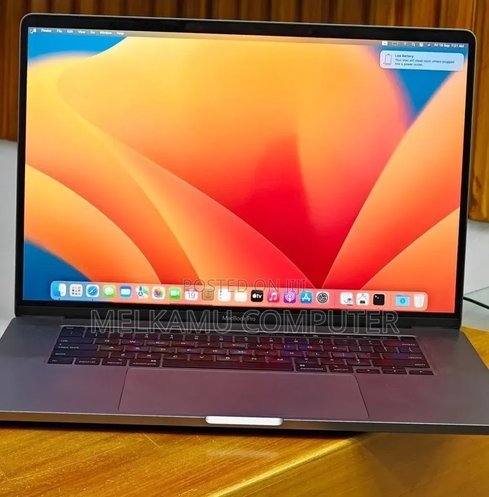 New Laptop Apple MacBook Pro 2019 16GB Intel Core i7 SSD 512GB