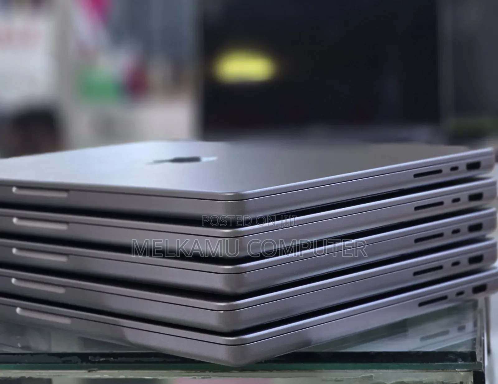 New Laptop Apple MacBook Pro 2019 16GB Intel Core i7 SSD 512GB