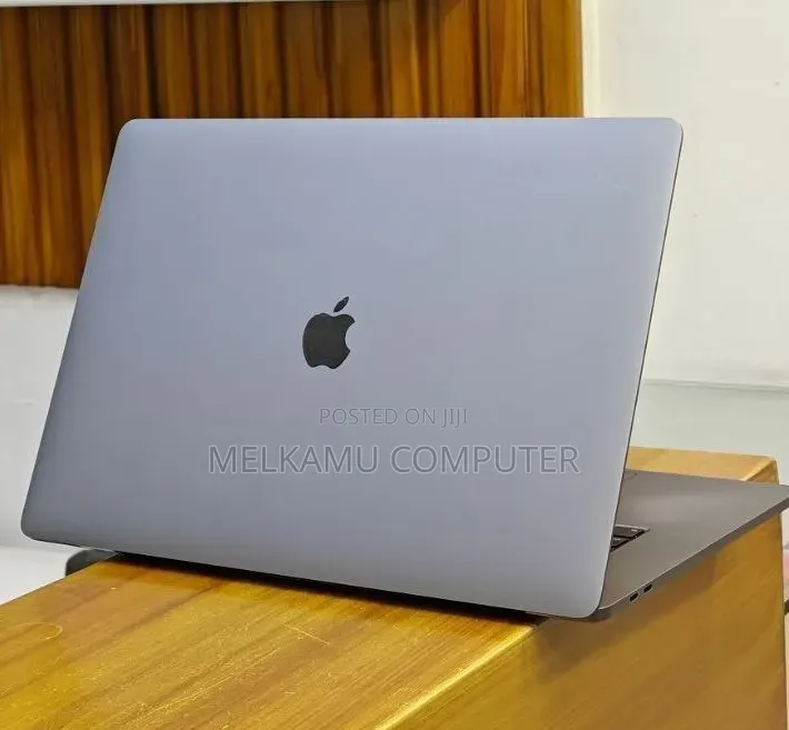 New Laptop Apple MacBook Pro 2018 32GB Intel Core i9 SSD 2T