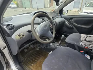 Toyota Yaris 2001 Silver