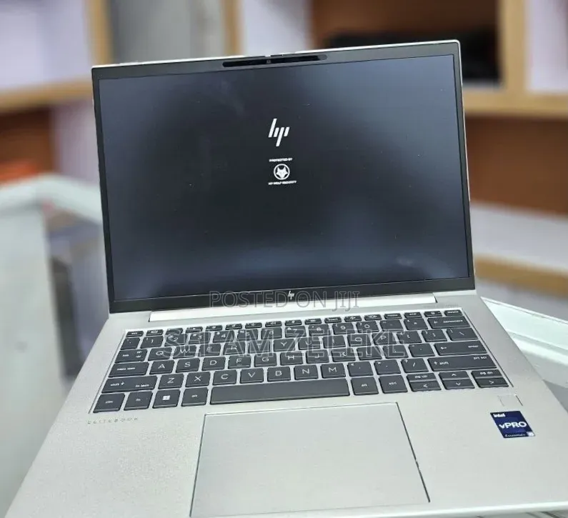 New Laptop HP EliteBook 840 G10 16GB Intel Core i5 SSD 512GB