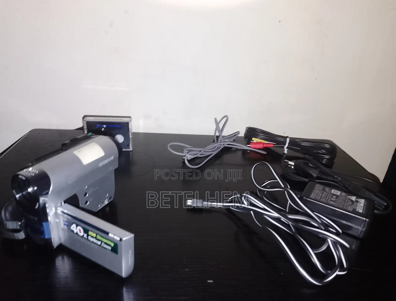 Sony Handycam Full Set• Original Sony Handycam (40x Zoom)