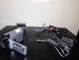 Sony Handycam Full Set• Original Sony Handycam (40x Zoom)