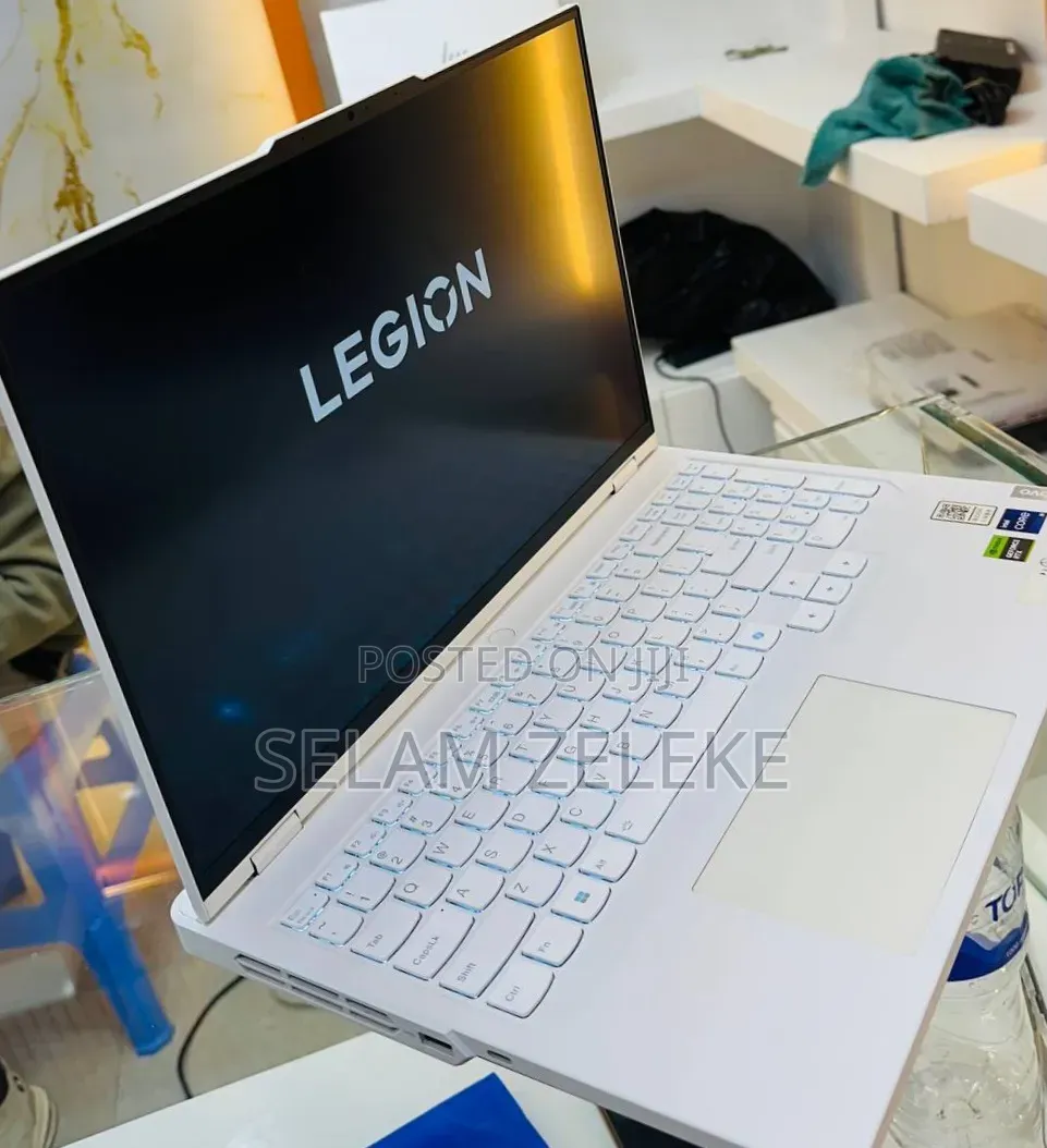 New Laptop Lenovo 16GB Intel Core i9 SSD 1T