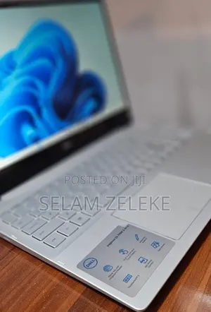 New Laptop Dell Inspiron 15 8GB Intel Core i5 SSD 256GB