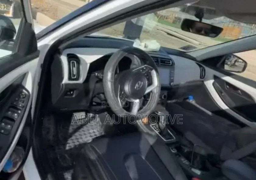 Hyundai Creta 2023 White