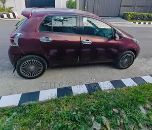 Toyota Yaris 2010 Burgundy